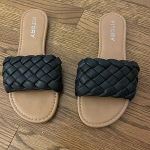 Women’s Size 7 Braided Sandals